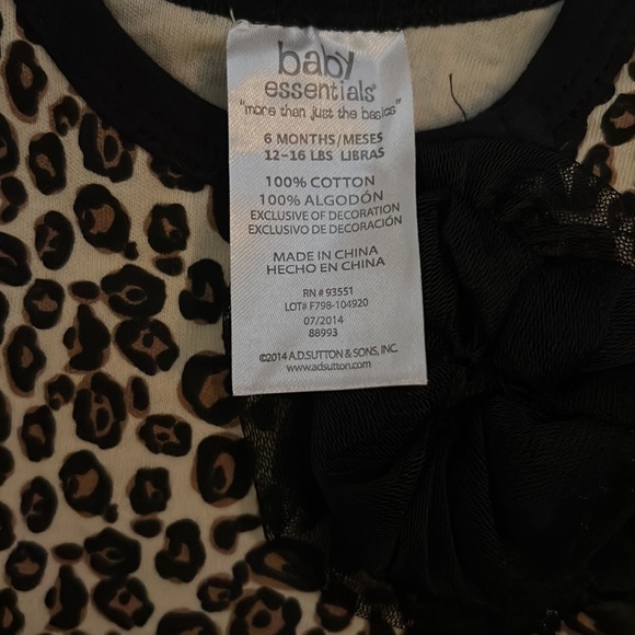 NWT! Adorable baby girl 2pc set - Picture 3 of 3